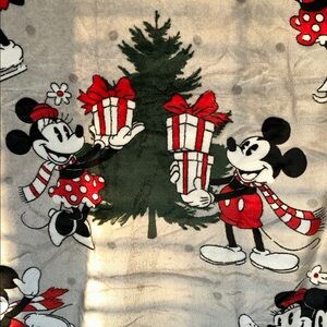 Disney Mickey and Minnie Festive Blanket - Gray, Red, and Green
